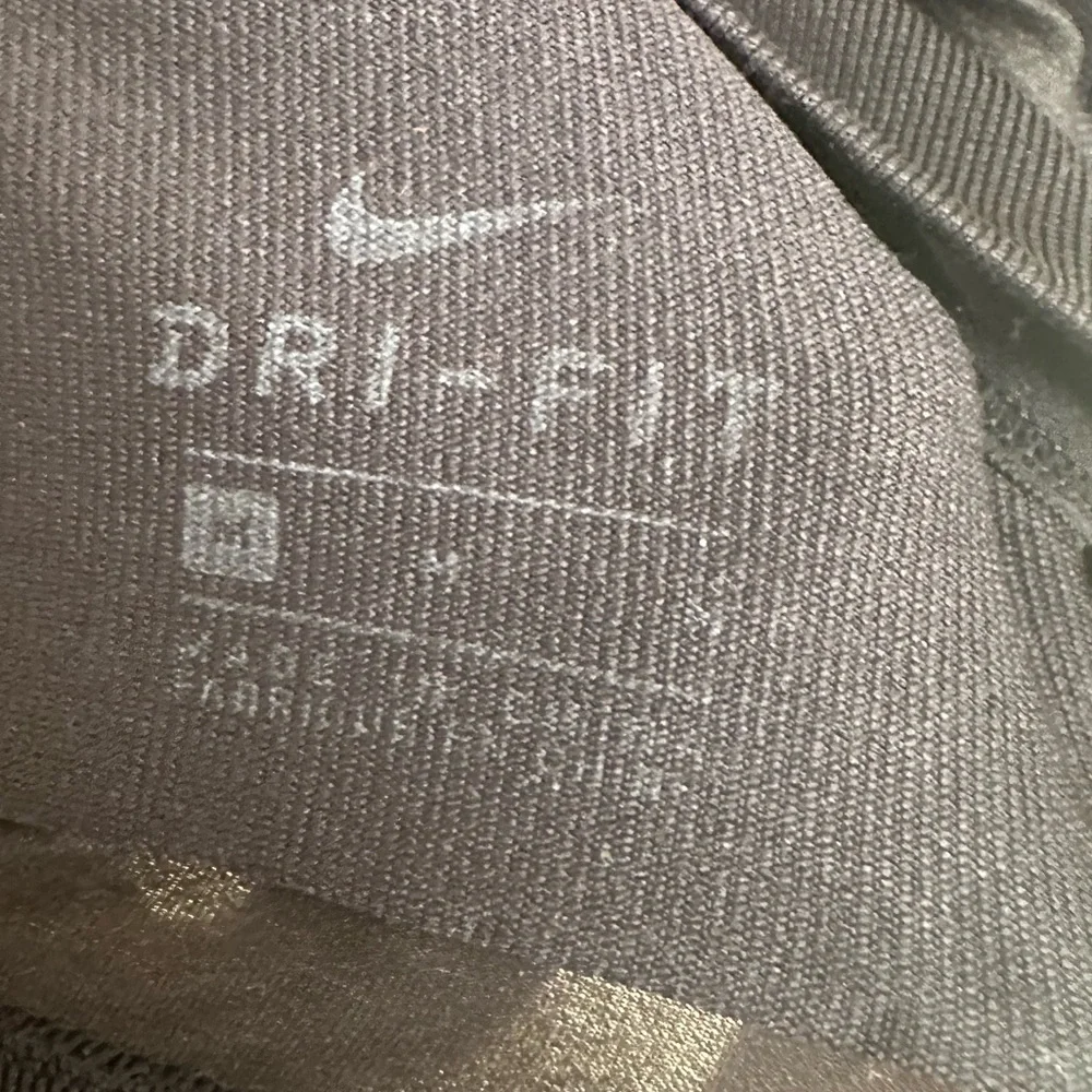 Nike crop top - Picture 5 of 7
